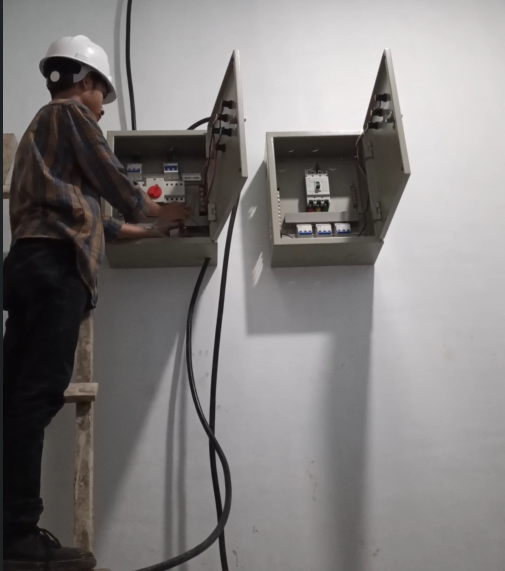 Instalasi Panel 3 Phase di TPA Samosir